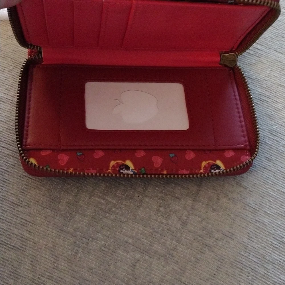 Loungefly Disney Snow White Wallet NWOT - Picture 4 of 7
